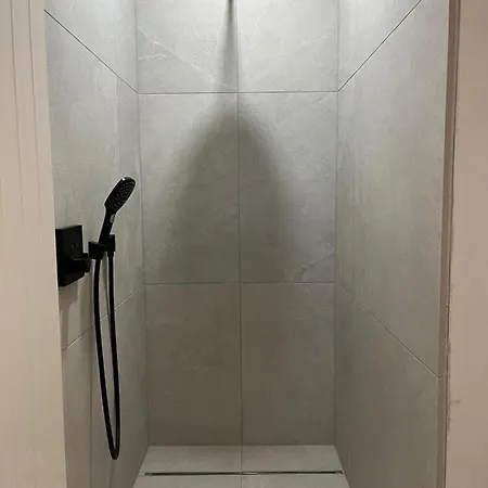 Prive Kamer Met Eigen Douche En Lavabo Rum i privatbostad