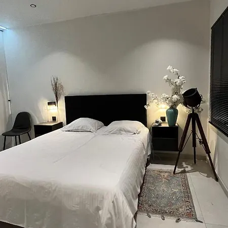 Prive Kamer Met Eigen Douche En Lavabo Rum i privatbostad *